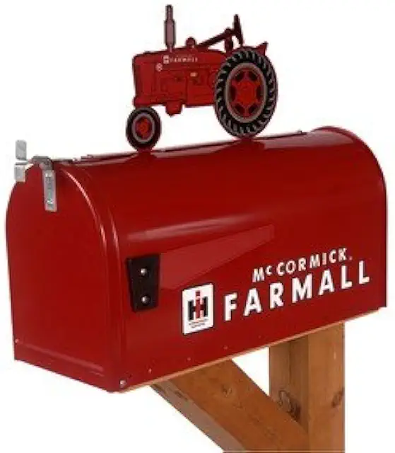 Farmall McCormick Model M Landelijke Mailbox met Topper Rood, gebruikt tweedehands  