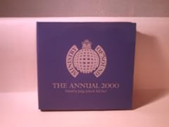 The annual 2000 d'occasion  Livré partout en France