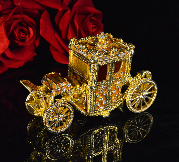Royal golden carriage usato  