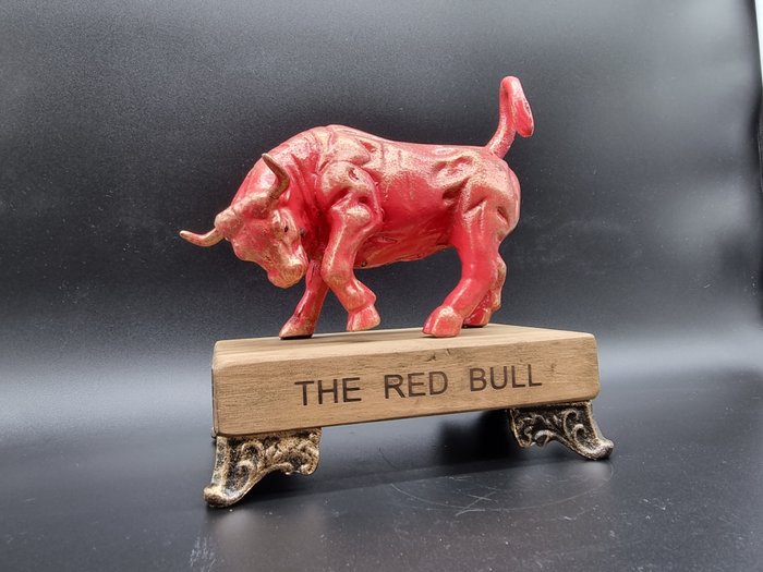 Statue red bull usato  