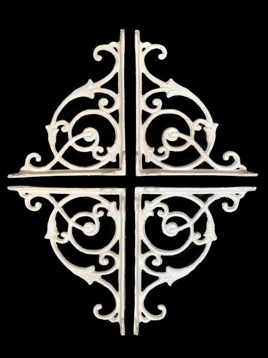 Decorative ornament europe usato  
