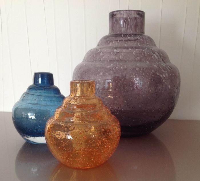 Fidrio vase kicked for sale  