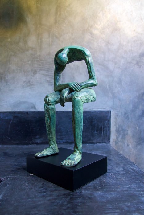 Modern bronze sculpture d'occasion  