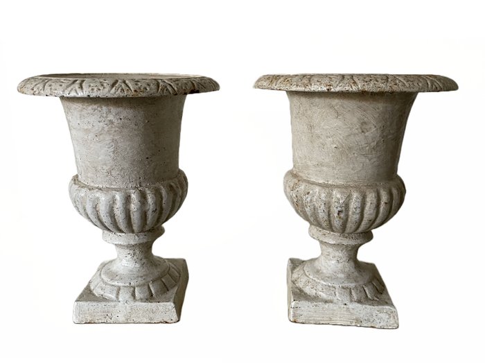 Coppia di vasi da giardino in ghisa (2) - Ghisa Oggetti decorativi Ornamenti architettonici usato  