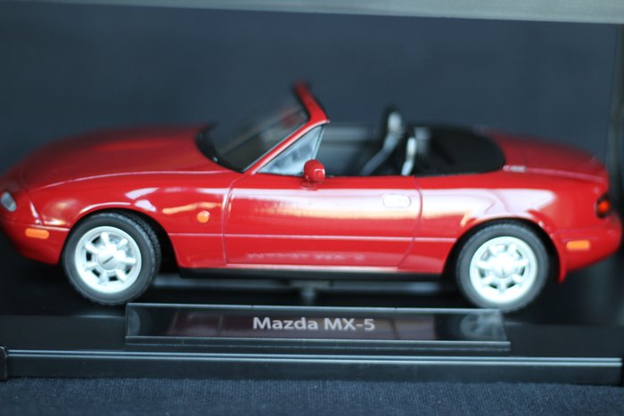 Norev - 1:18 - Mazda - MX5 (N-A) - 1969 Modellini di auto Modellini di auto usato  