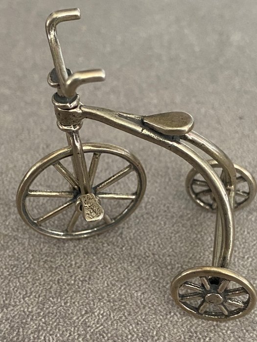 Miniaturas italianas de plata 800 hechas a mano lote Bicicletas carro antiguo (3) - .800 segunda mano  