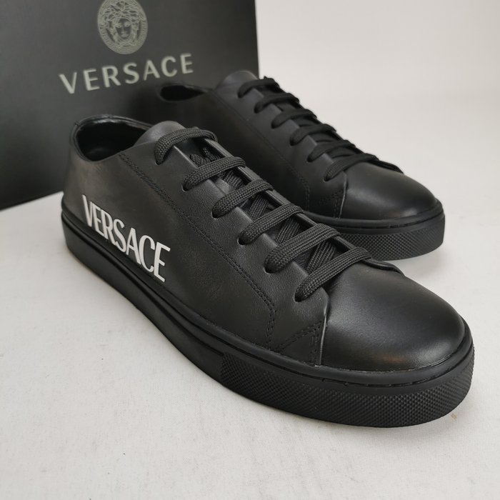 Versace sneakers size usato  