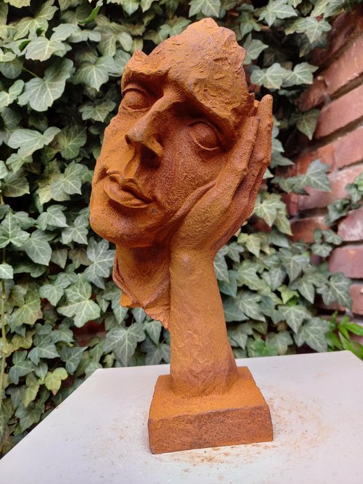 Sculpture thinking man usato  