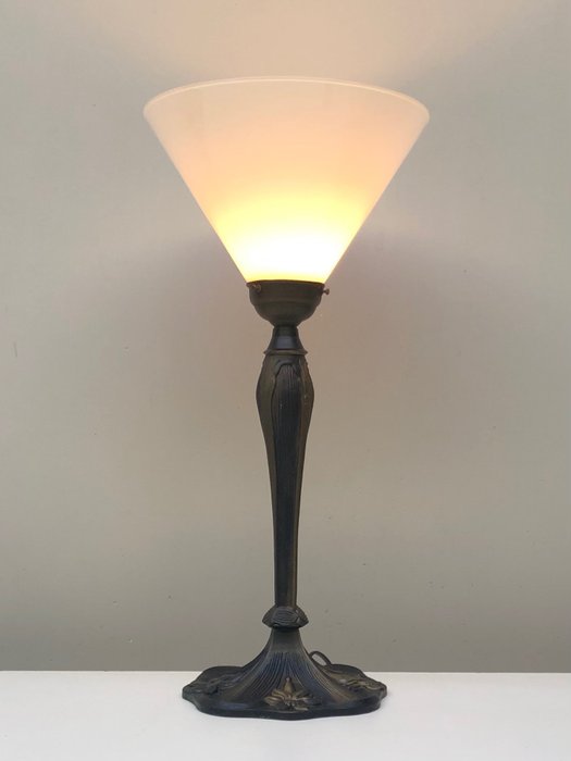 Lampe table élégante d'occasion  