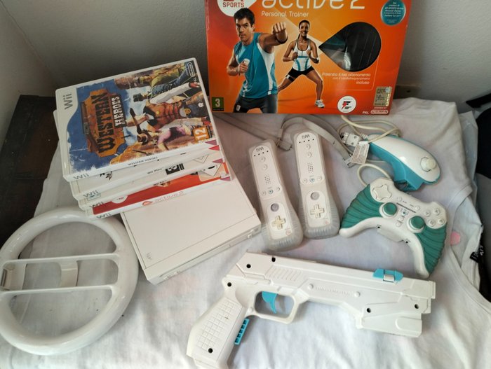 Nintendo Wii - Console con giochi Videogiochi e computer Videogiochi usato  