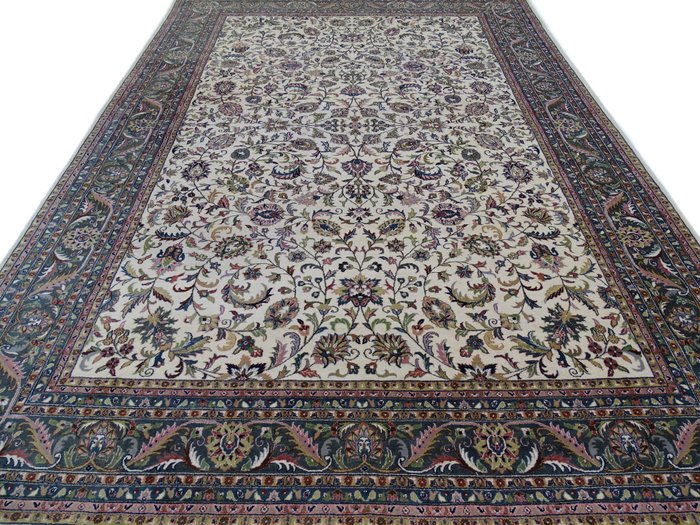 Tabriz cleaned rug usato  
