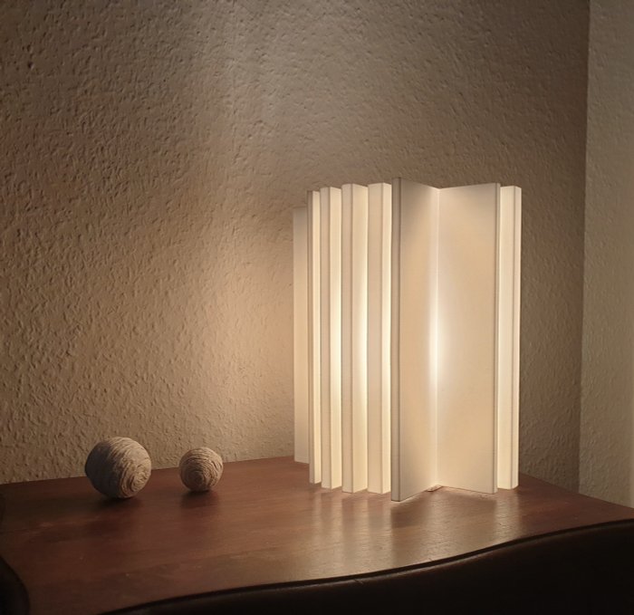 Ll1b table lamp for sale  
