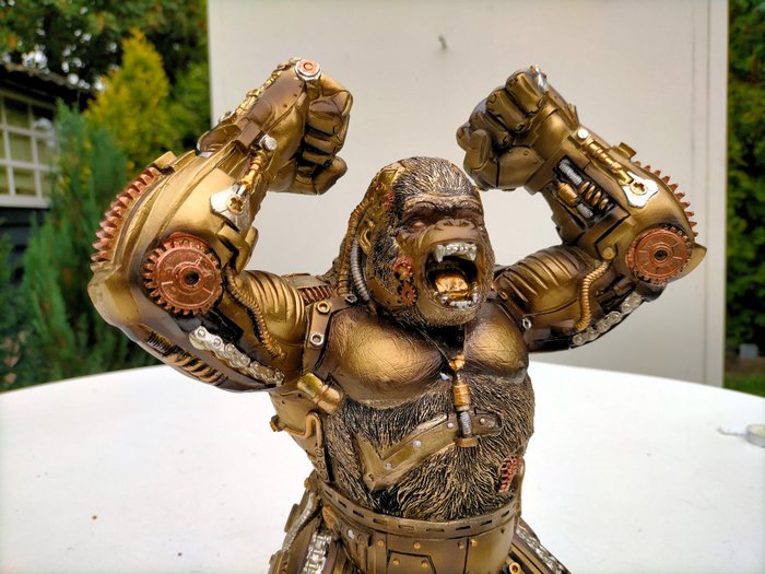 Statue king kong for sale  