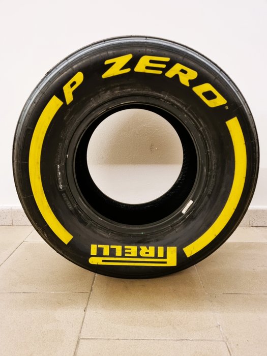 Tyre pneumatico pirelli for sale  