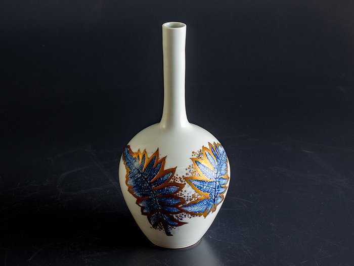 Vase porcelain beautiful for sale  