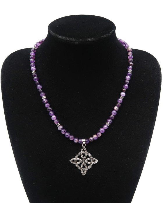 Amethysts necklace witch usato  