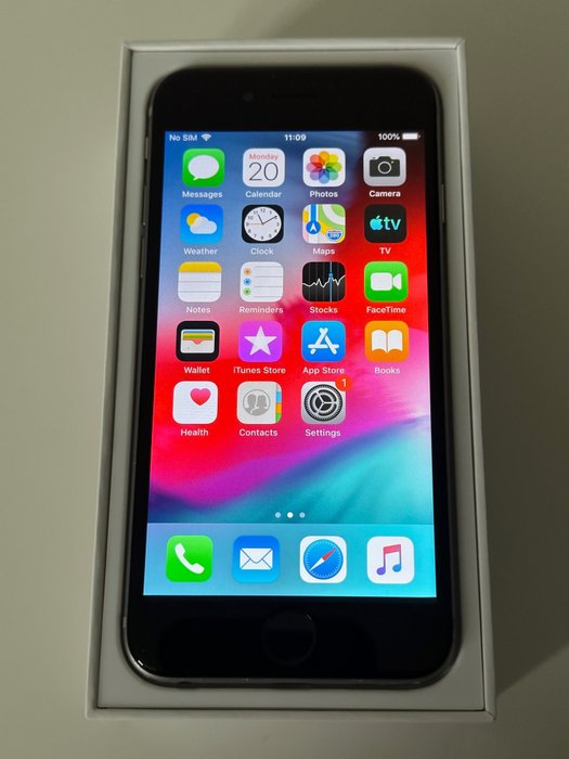 Apple - iPhone 6 - 64 GB - grigio siderale - modello A1586 - Nella scatola originale Videogiochi, usato usato  