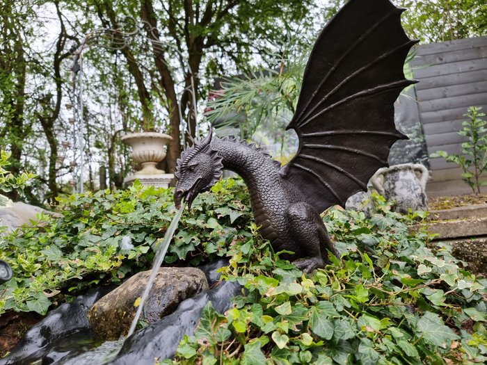 Fountain bronze dragon d'occasion  