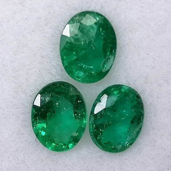 Pcs emerald 0.97 for sale  