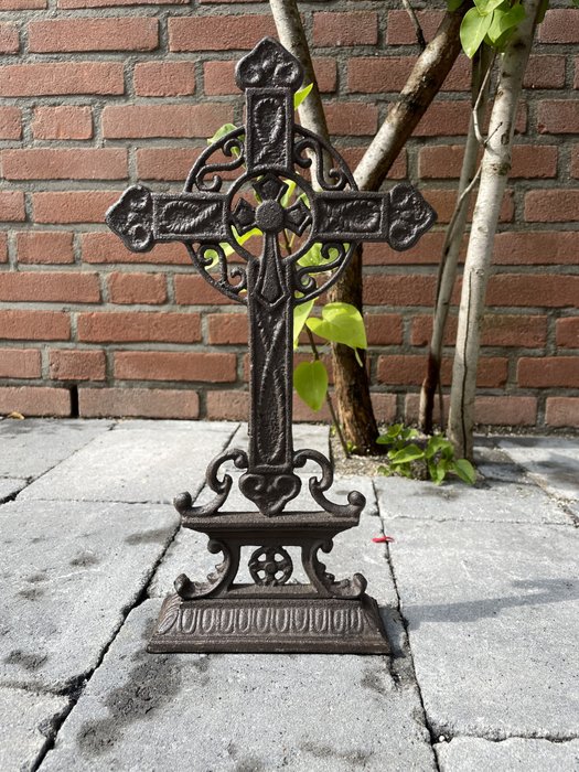 Cross cast iron for sale  