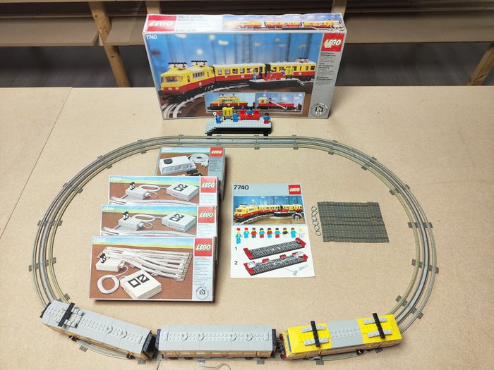 Lego trains 7740 d'occasion  