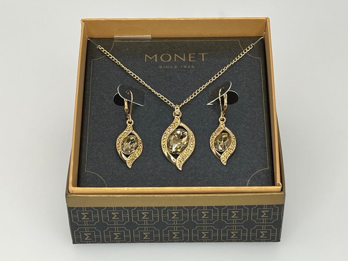 Monet new jewelry for sale  