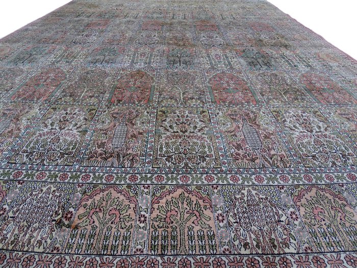 Kashmir cleansed rug for sale  