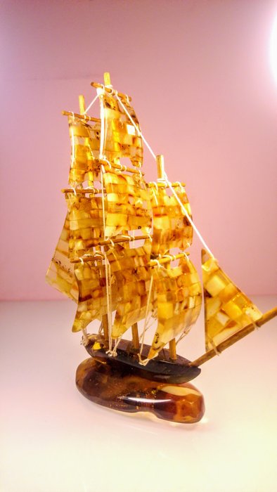 Amber vintage mast for sale  
