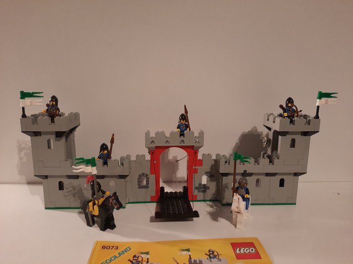 Lego knights 6073 d'occasion  