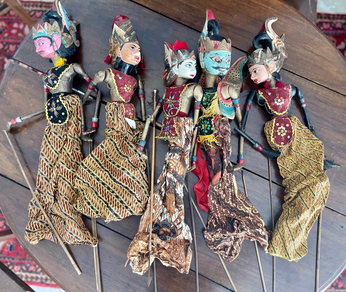 Wayang golèk beads for sale  