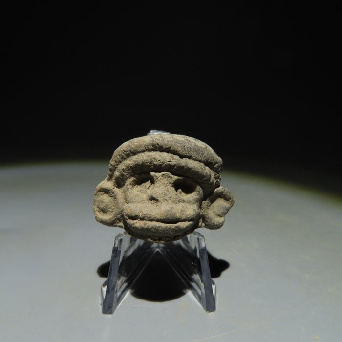 Mayan terracotta monkey usato  