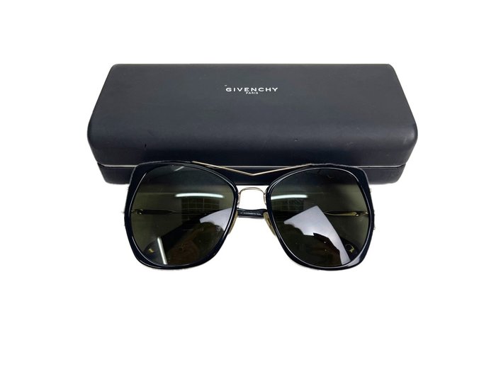 Givenchy occhiali sole usato  