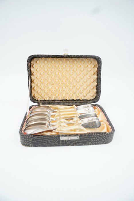 Cutlery set nicolay for sale  