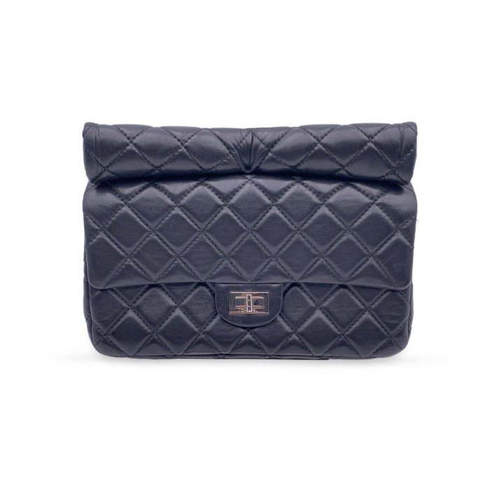 Chanel black quilted usato  