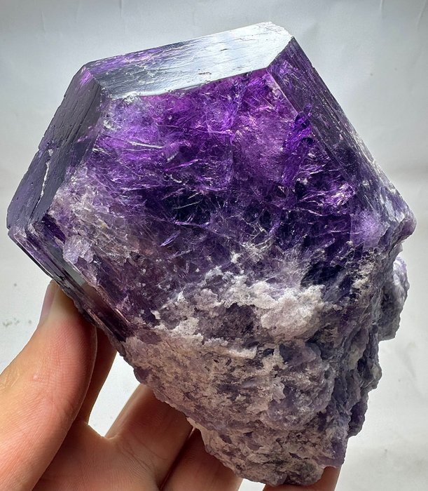 Exquisite purple scapolite for sale  