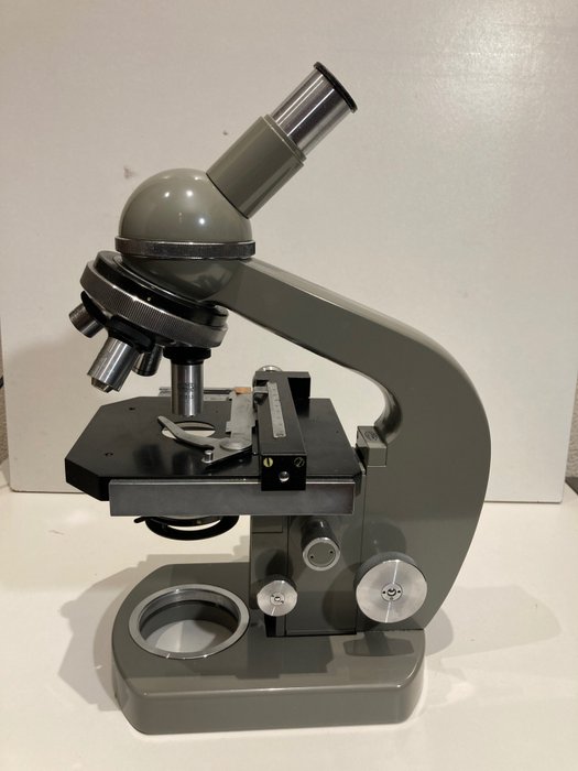 Monocular compound microscope usato  