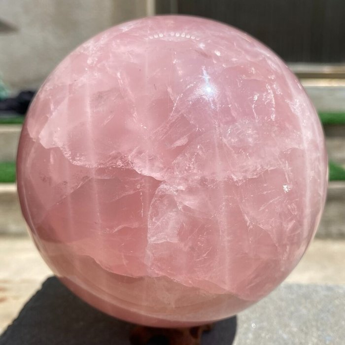 Natural rose quartz usato  