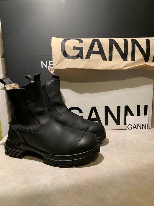 Brand ankle boots for sale  