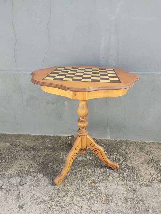 Chess table chess for sale  