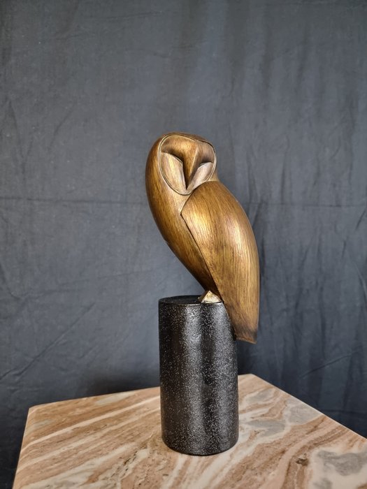 Statue modern owl usato  
