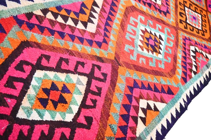 Colorful herki rug for sale  
