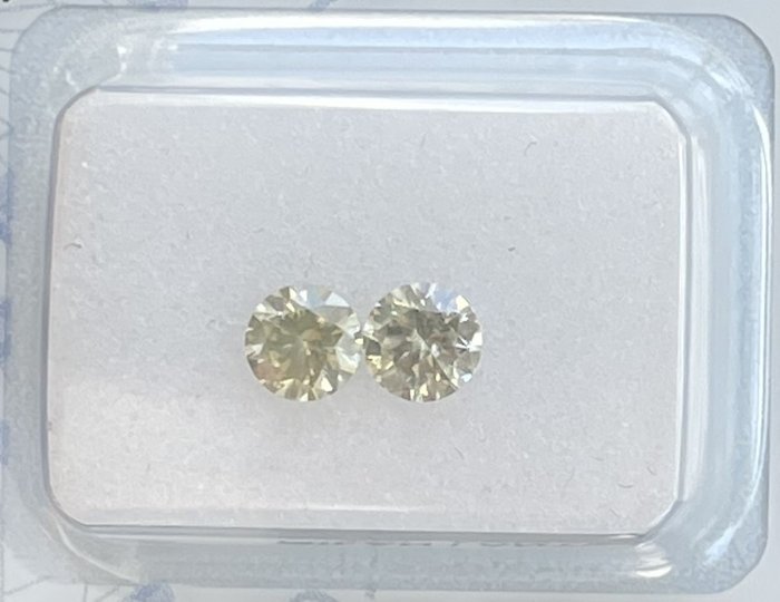 Pcs diamonds 0.57 for sale  