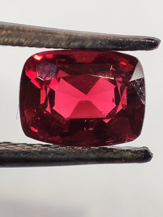 Pcs red spinel for sale  