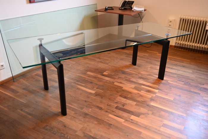 Cassina corbusier table usato  