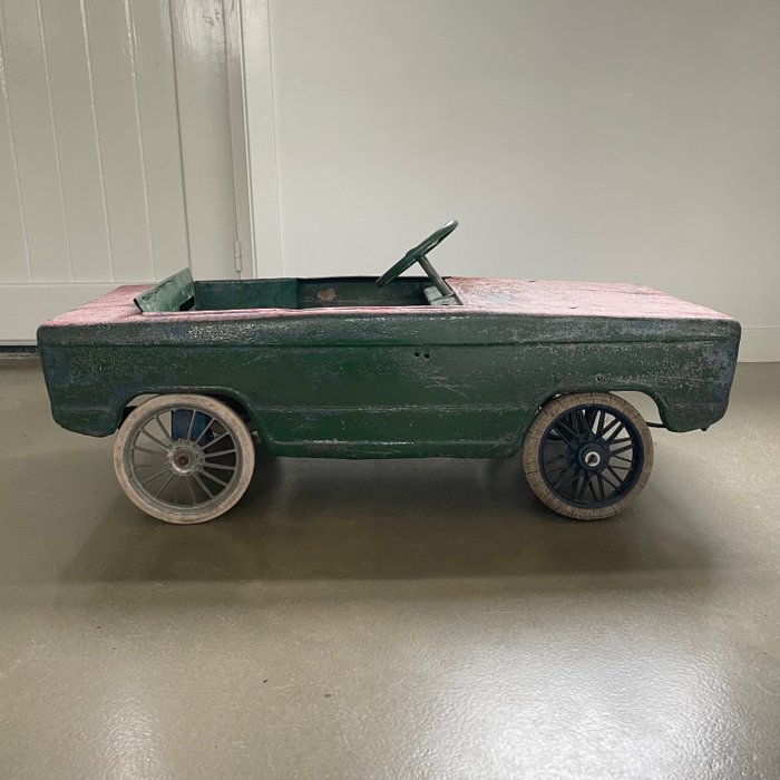 Onbekend pedal car for sale  