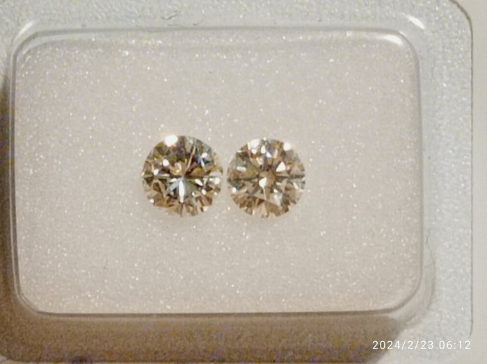 Pcs diamonds 0.67 for sale  