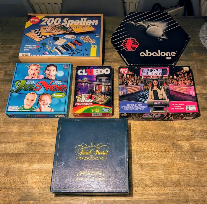 Board game trivial for sale  