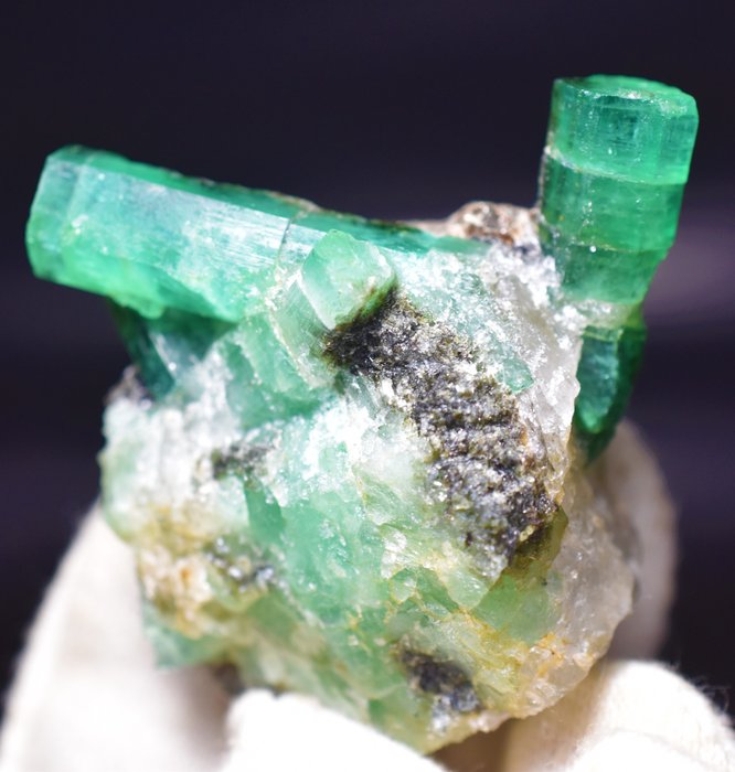 Emerald crystals matrix for sale  