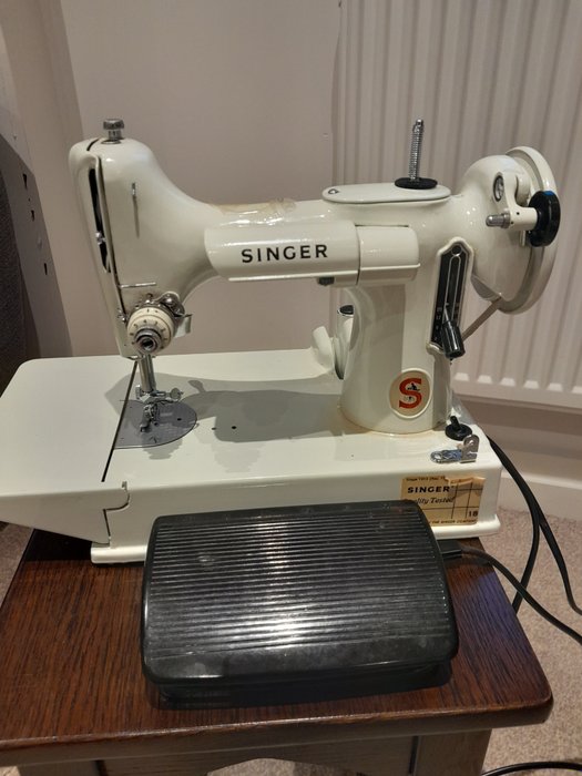 Singer featherweight 221k d'occasion  