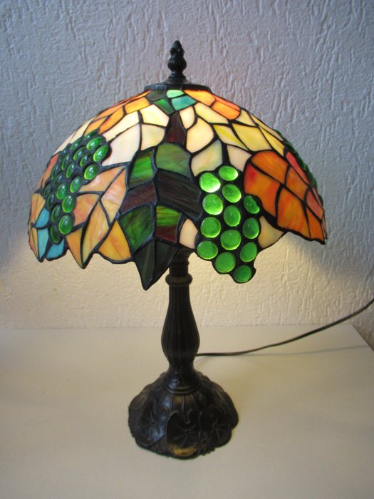 Table lamp stained for sale  